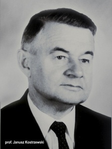 dr hab. Janusz Kostrzewski