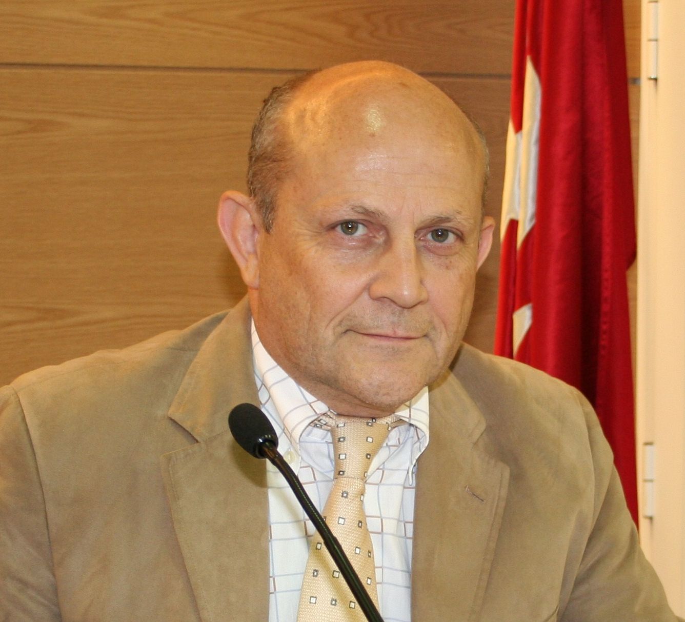 Prof. Juan Manuel Burgos