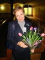 Pani dr Polakowska z kwiatami od członków KDP :-)
