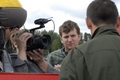 Podczas wywiadu z pilotami Biało Czerwonych Iskier 
Dęblin 28 sierpnia 2007