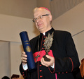 Honorowy tytuł Deo et Patriae deditus otrzymał 
JE Abp. Józef Michalik