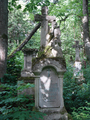 Pomnik na nekropolii w Bruśnie Starym