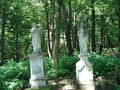 Nagrobki na cmentarzu w Kniaziach