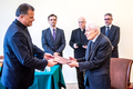Uroczystość wręczenia Medalu Signum Universitatis prof. Markowi Zahajkiewiczowi