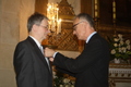 Wręczenie odznaki „Bene Merito” Ministra Spraw Zagranicznych prof. Włodzimierzowi Dłubaczowi