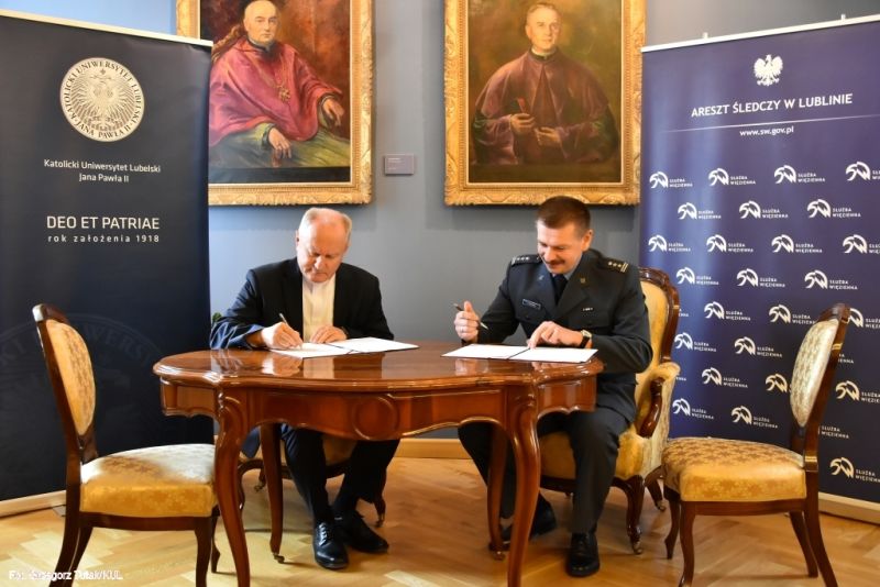 Podpisanie umowy o prowadzeniu studiów na kierunku Nauki o rodzinie w Areszcie Śledczym w Lublinie