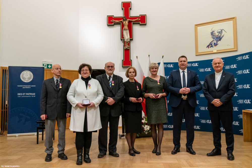 Pracownicy KUL uhonorowani Złotymi Medalami