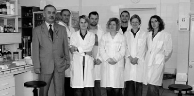  Od lewej: prof. Ryszard Szyszka, dr Marek Pilecki, mgr Elżbieta Mazur, dr Rafał Zieliński, dr Ewa Sajnaga, dr Konrad Kubiński, mgr Monika Janeczko, mgr Katarzyna Domańska
