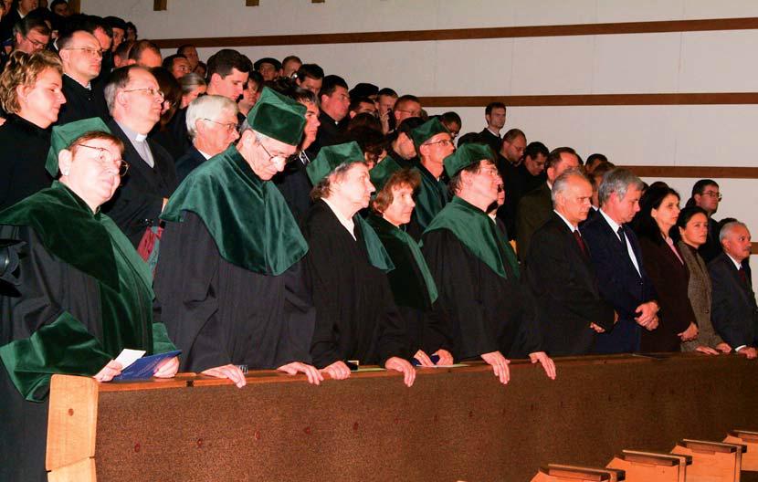 Inauguracja roku akademickiego 2005/2006, 16 X 2005 r. Od lewej: prof. K. Krakowiak, o. prof. Leon Dyczewski, prof. M. Braun Gałkowska, prof. S. Steuden, prof. A. Biela