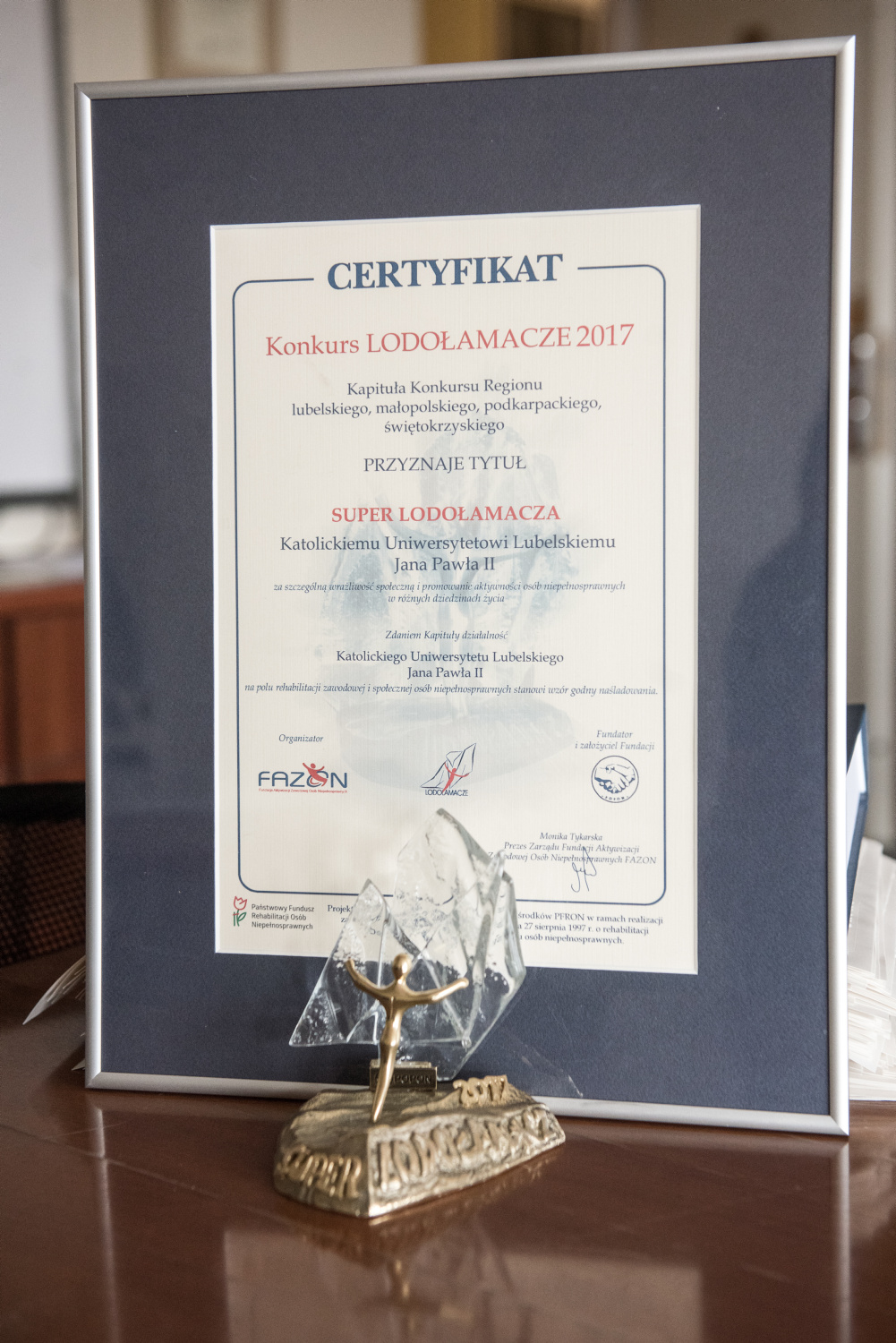 statuetka-certyfikat-lodolamacze