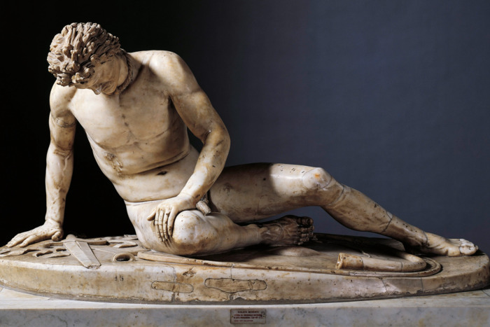 15-dying-gaul.w700.h467