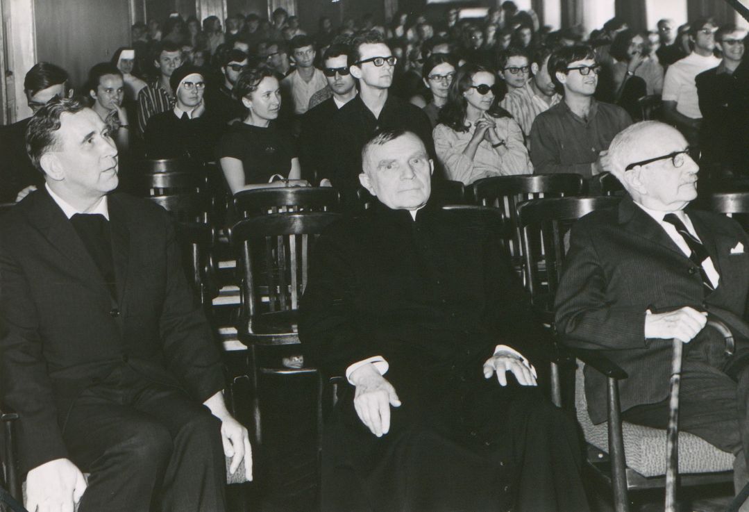 50-lecie Koła Filozoficznego Studentów KUL (1921-1971) : od lewej: o. rektor M. Krąpiec, ks. prof. Józef Pastuszka, prof. Władysław Tatarkiewicz