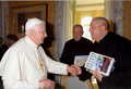 Podczas audiencji Ojcu Świętemu zostały przekazane: Obraz MB Gieczwałckiej oraz publikacje naukowe z zakresu pedagogiki resocjalizacyjnej, teologii fundamentalnej i kryminologii, w tym książka prof. Brunona Hołysta „Terroryzm” z jego osobistym listem do Papieża. Ojciec Święty Benedykt XVI podjął również tematykę związaną z terroryzmem, wyrażając podziękowanie prof. Hołystowi za jego książkę i udzielając mu swego błogosławieństwa.