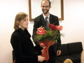 Mgr Piotr Kalwiński wręczył piękny bukiet mgr Agnieszce Karczewskiej
