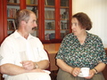 Dr Marian Budkiewicz (vicedyrektor Biblioteki Głównej KUL) i mgr Maria Kosiarska.