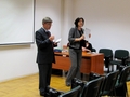 Następnie świeżo upieczeni studenci otrzymali indeksy z rąk Dyrekcji: prof. Piotra Gutowskiego i prof. Agnieszki Dziuby.