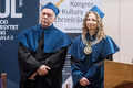 Prof. Leszek Mądzik i dr hab. Magdalena Charzyńska-Wójcik, dziekan Wydziału Nauk Humanistycznych