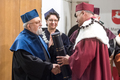 Profesor Krzysztof Penderecki otrzymuje dyplom doktora honoris causa KUL z rąk Rektora KUL, ks. prof. Antoniego Dębińskiego