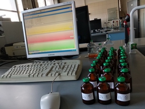 Próby w trakcie analiz chromatograficznych (respiracja gleb)