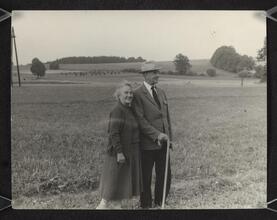Zofii Kossak z mężem Zygmuntem Szatkowskim, ok. 1965 r.
(BN, domena publiczna)